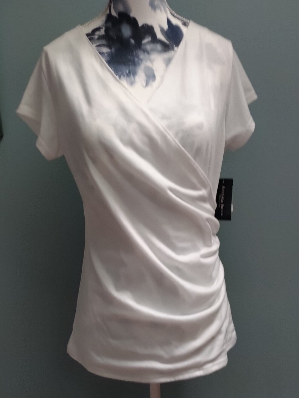 Beechers Brook White Surplice (Faux Wrap) T-Shirt, size M